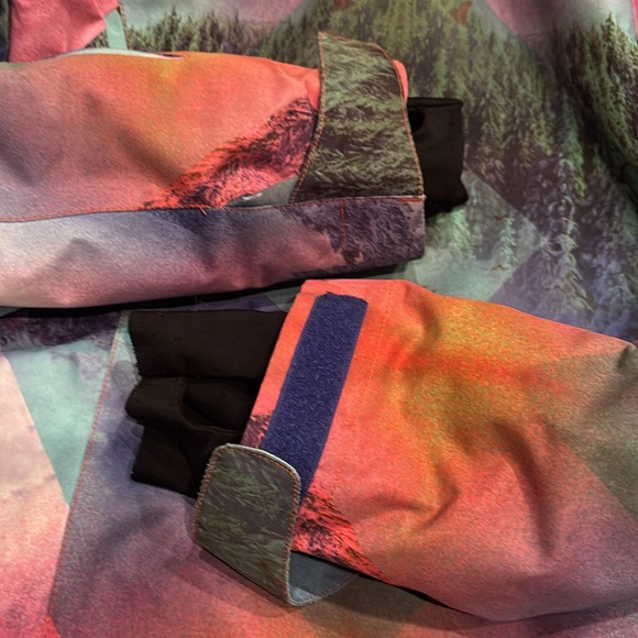 Gsou Snow Juniors small ski jacket - Picture 8 of 11